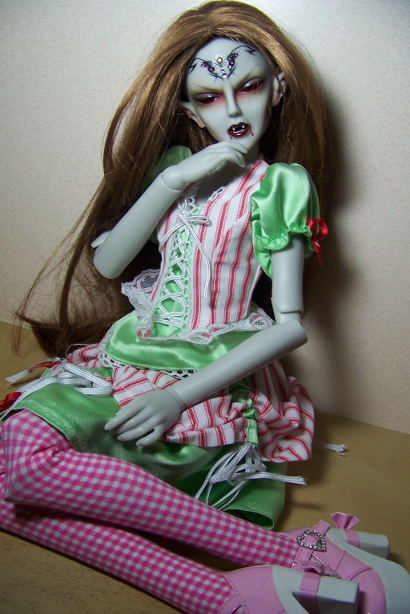 http://www.oddpla.net/blog/dolls/araminthe/blond/100_5127.JPG